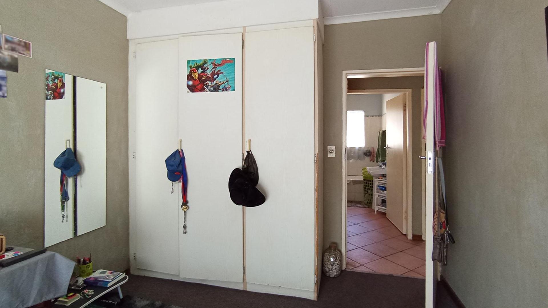 Bed Room 3 - 13 square meters of property in Garsfontein