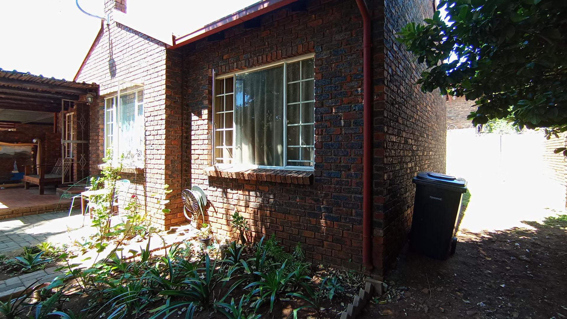 Front View of property in Garsfontein