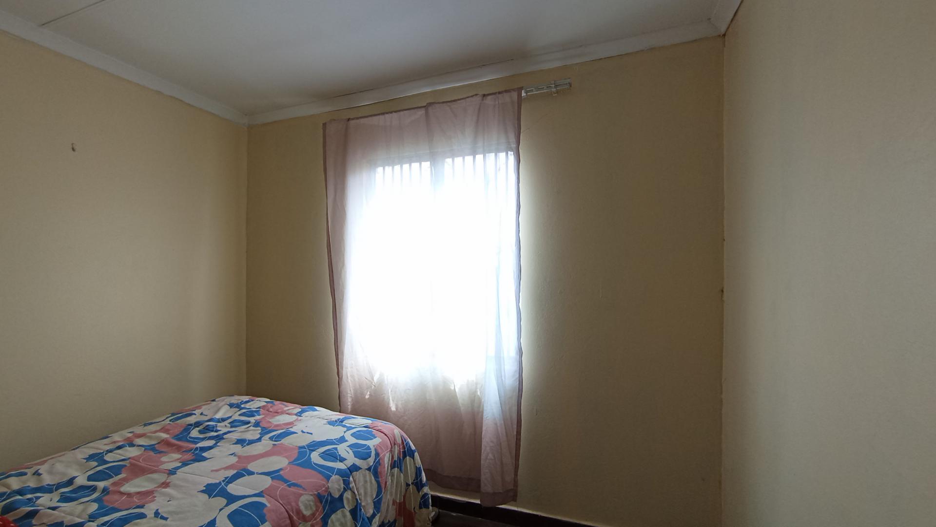 Bed Room 2 - 8 square meters of property in Windmill Park