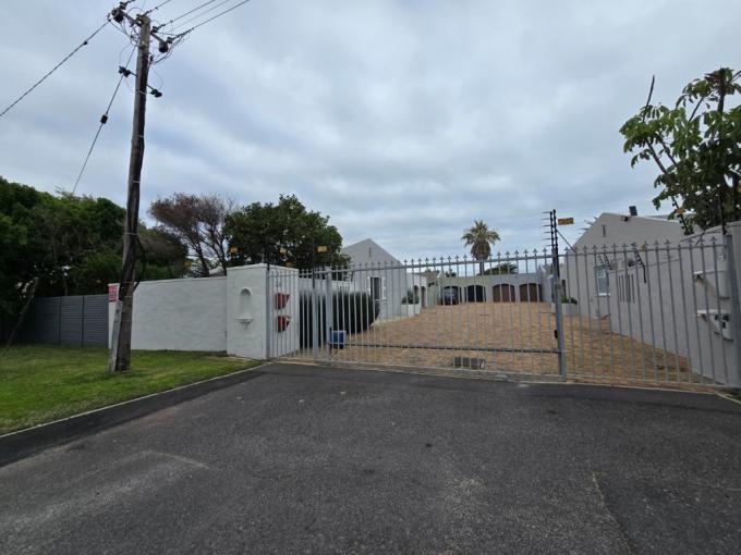 3 Bedroom House to Rent in Bloubergstrand - Property to rent - MR692514