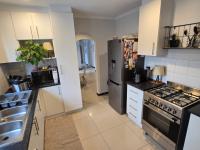  of property in Bloubergstrand