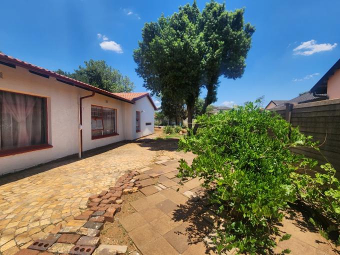 3 Bedroom House for Sale For Sale in Mayberry Park - MR692528