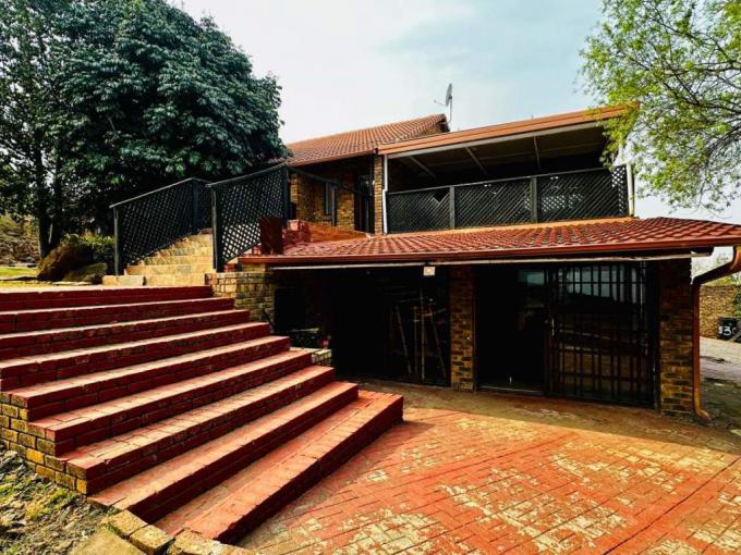 4 Bedroom House for Sale For Sale in Mulbarton - MR692560