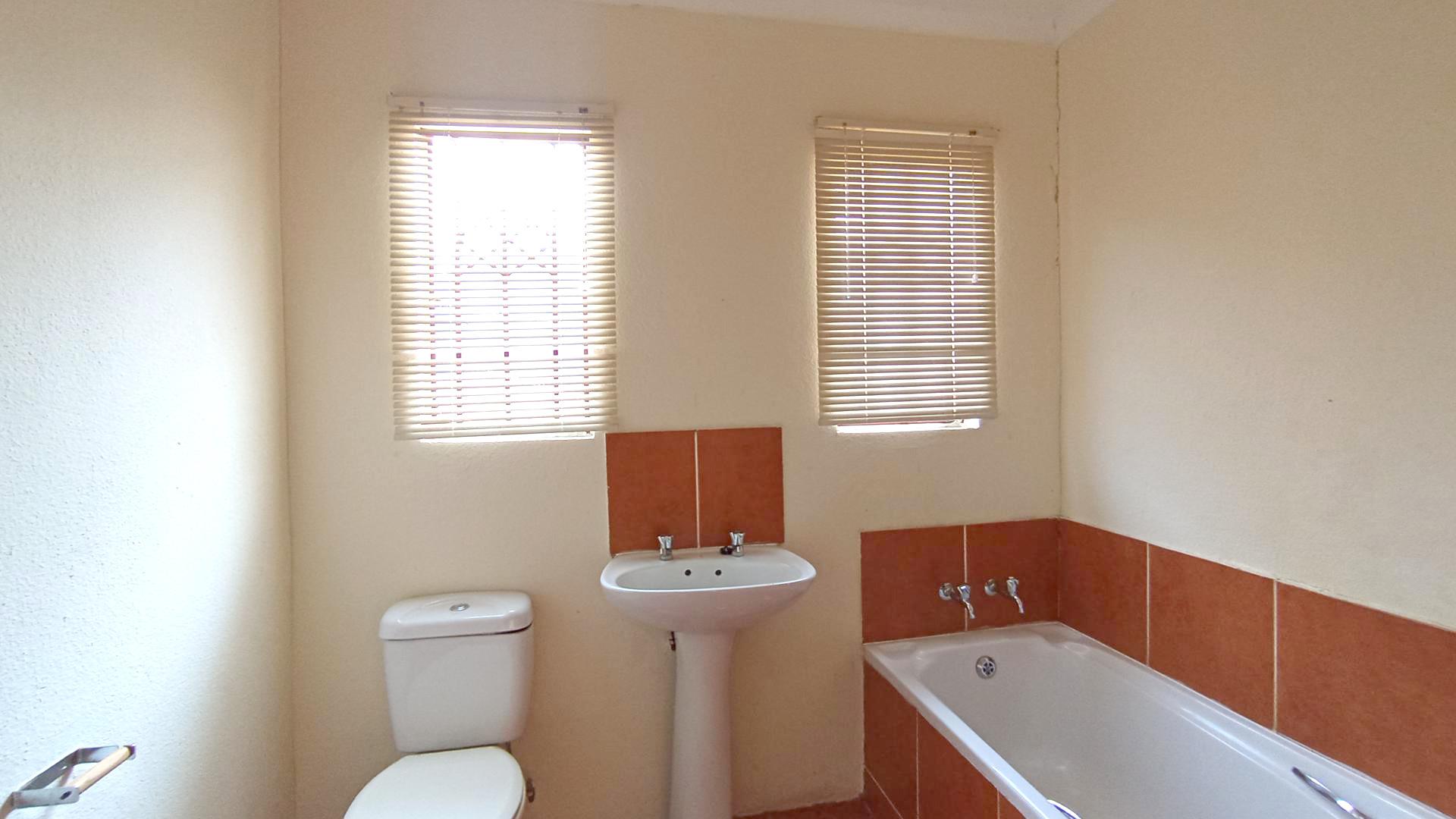 Bathroom 1 - 6 square meters of property in Soshanguve