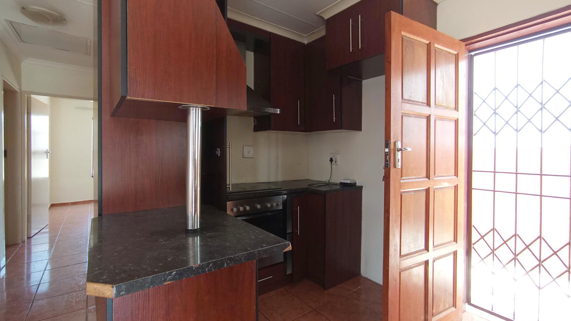 Kitchen - 7 square meters of property in Soshanguve