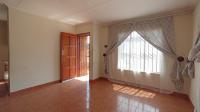 Lounges - 17 square meters of property in Soshanguve