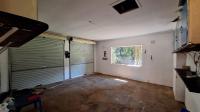 Garage - 54 square meters of property in Greenhills