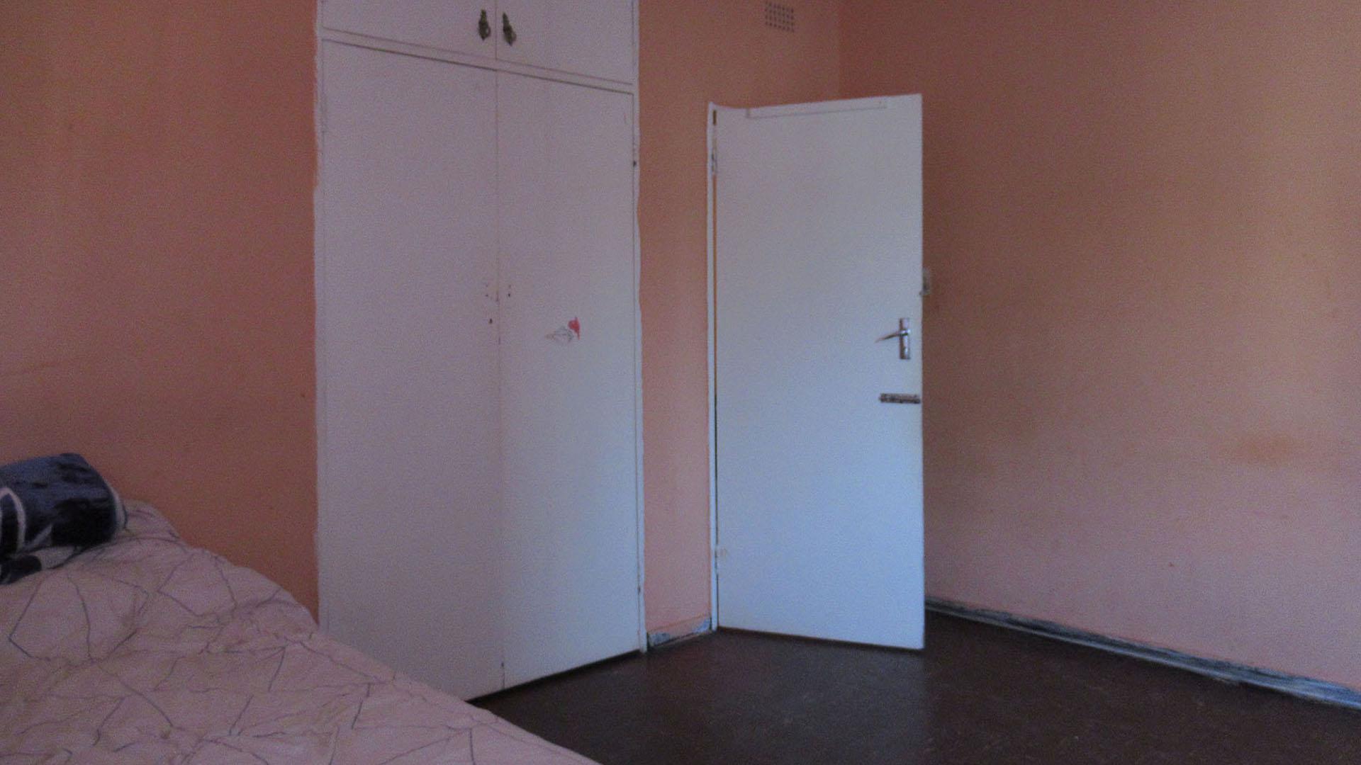 Bed Room 1 - 15 square meters of property in Luipaardsvlei