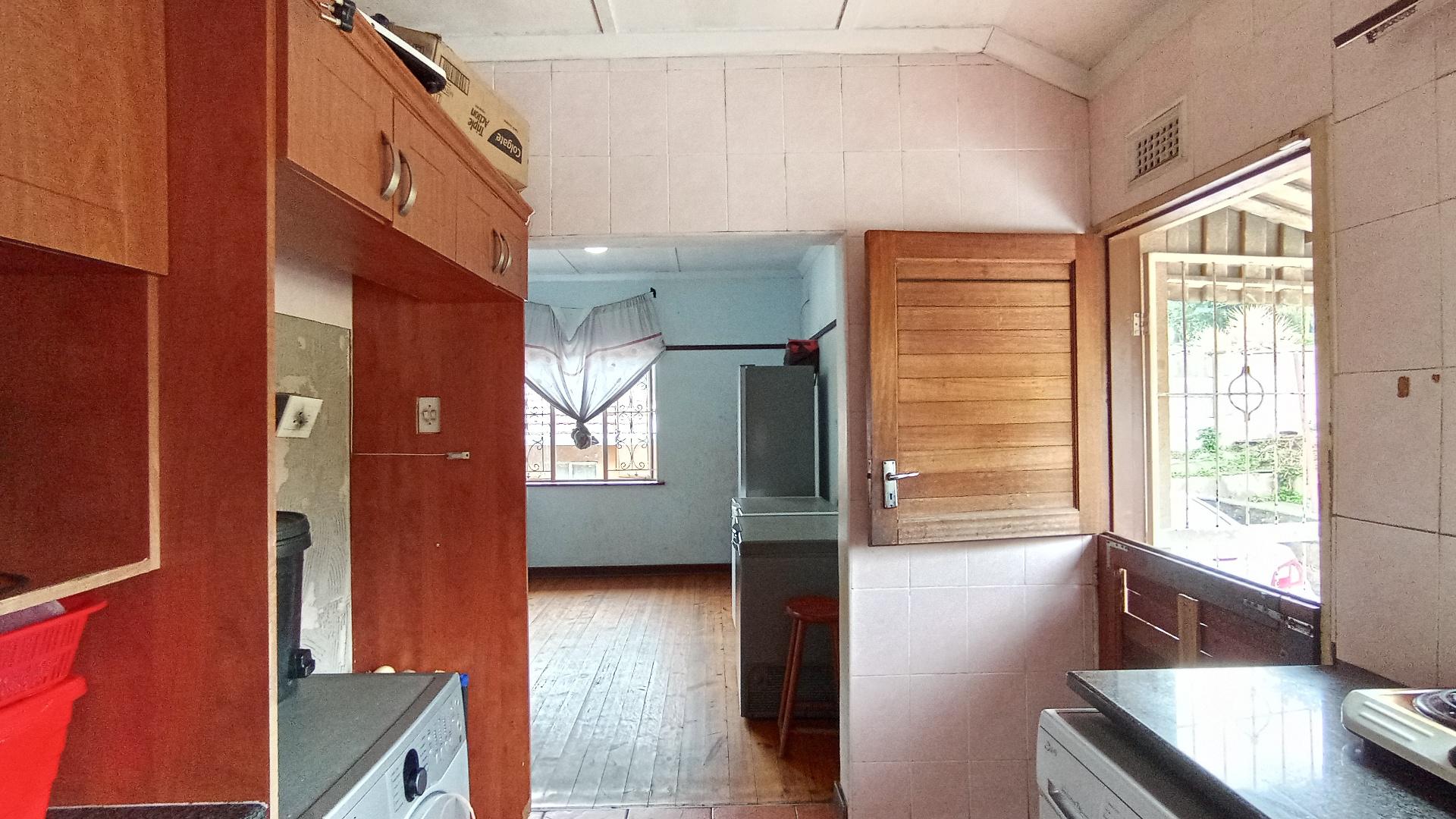 Kitchen - 11 square meters of property in Sea View 