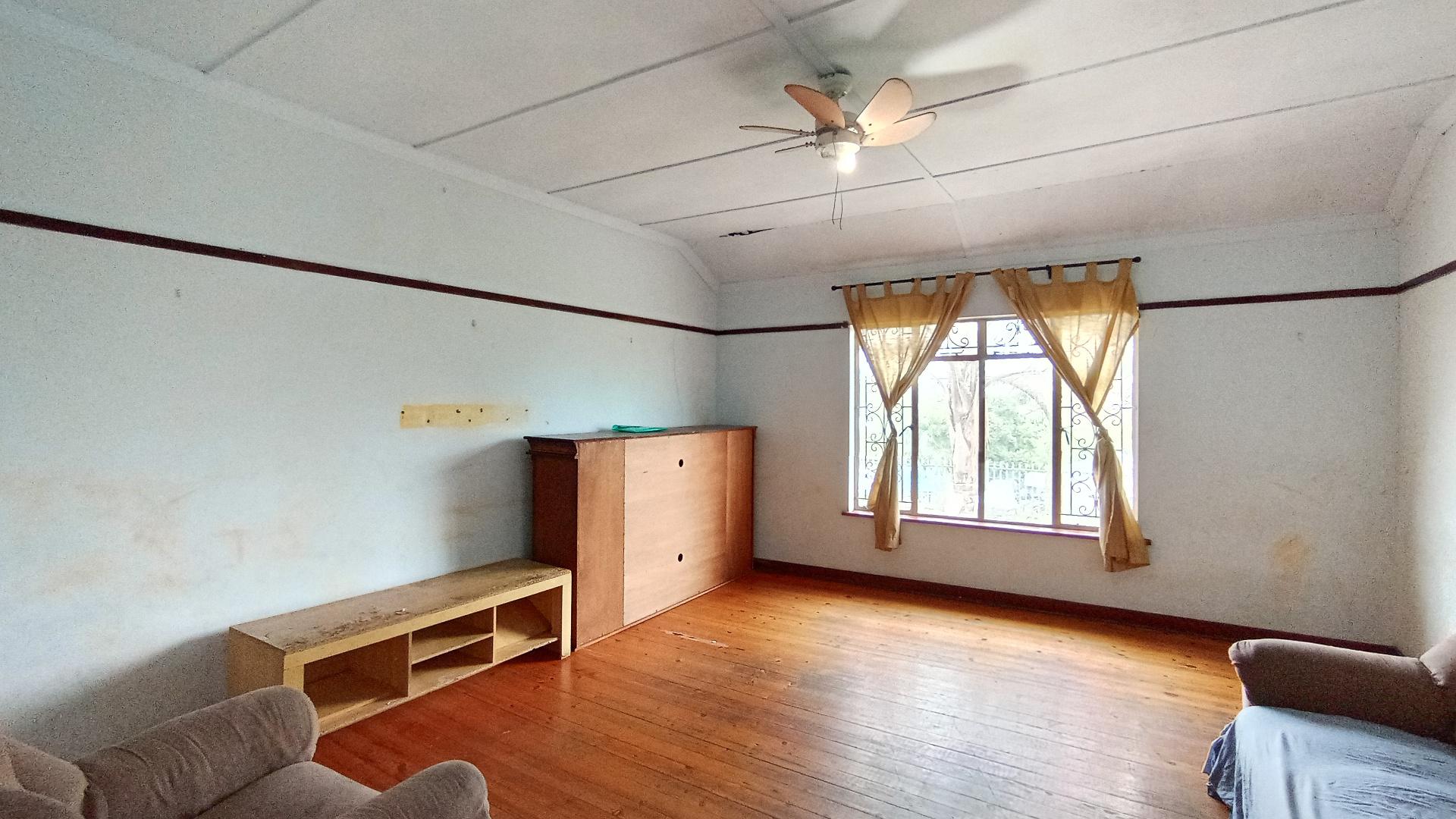 Lounges - 26 square meters of property in Sea View 