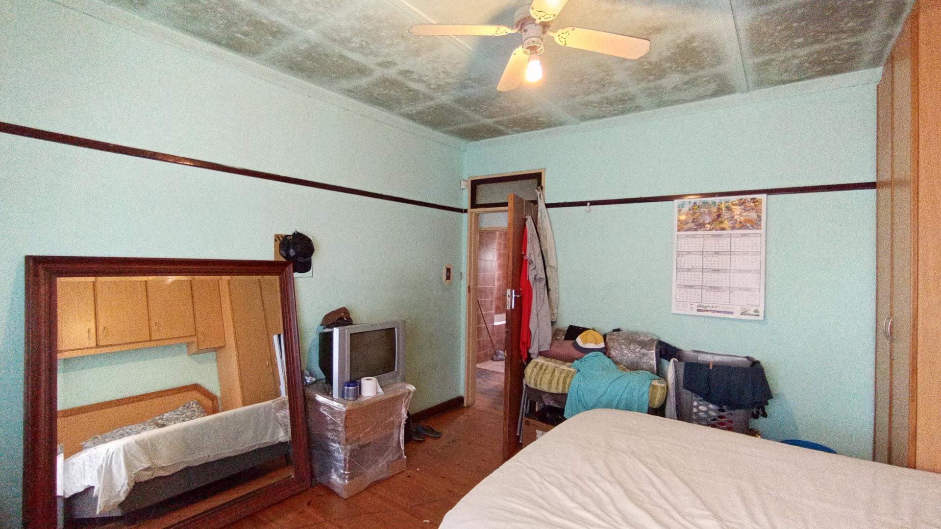 Bed Room 2 - 20 square meters of property in Sea View 