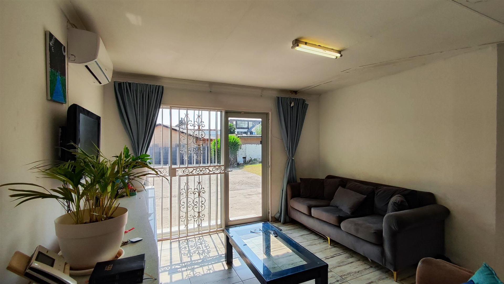 Lounges - 16 square meters of property in Eastleigh
