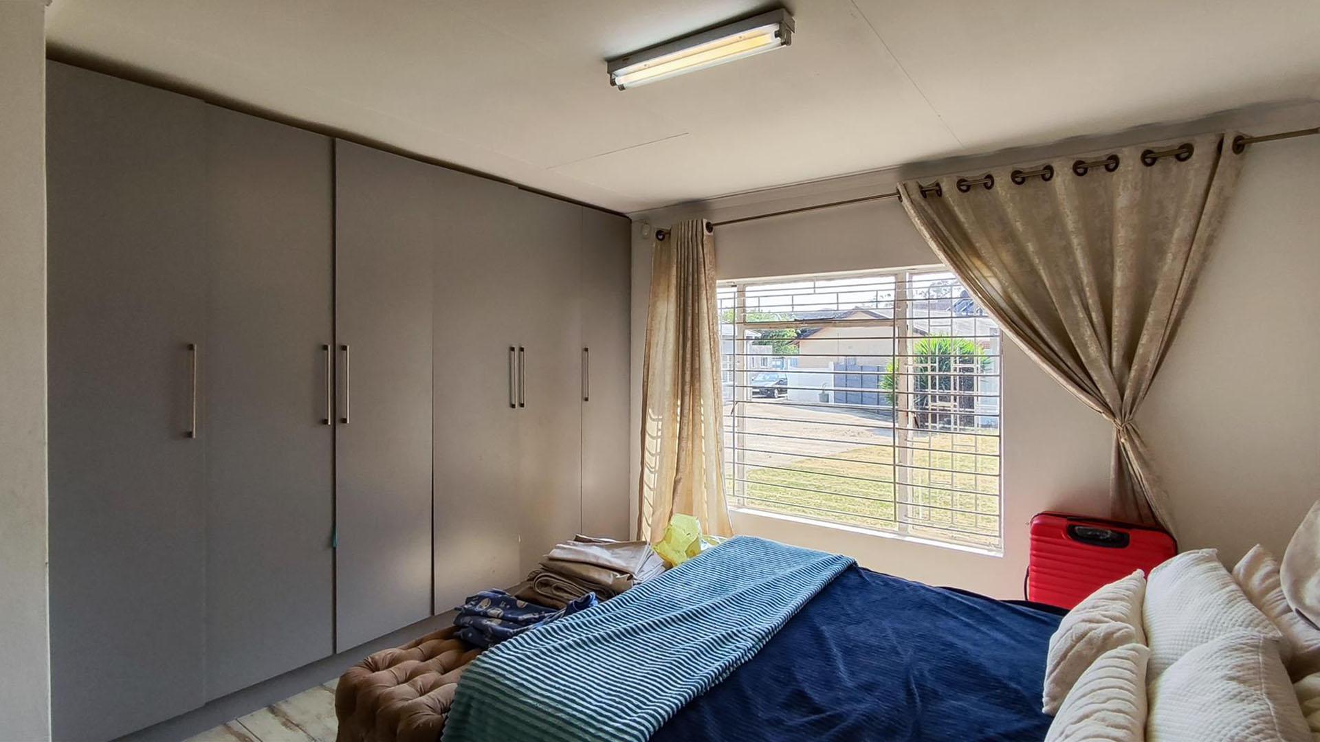 Main Bedroom - 14 square meters of property in Eastleigh