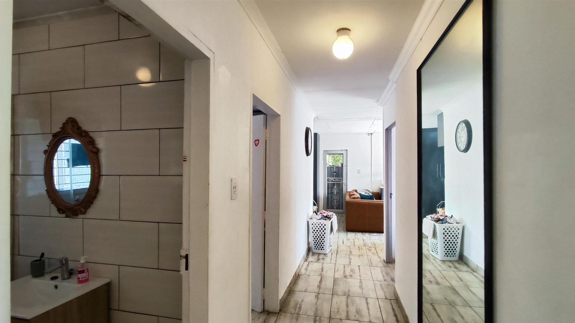 Spaces - 5 square meters of property in Eastleigh