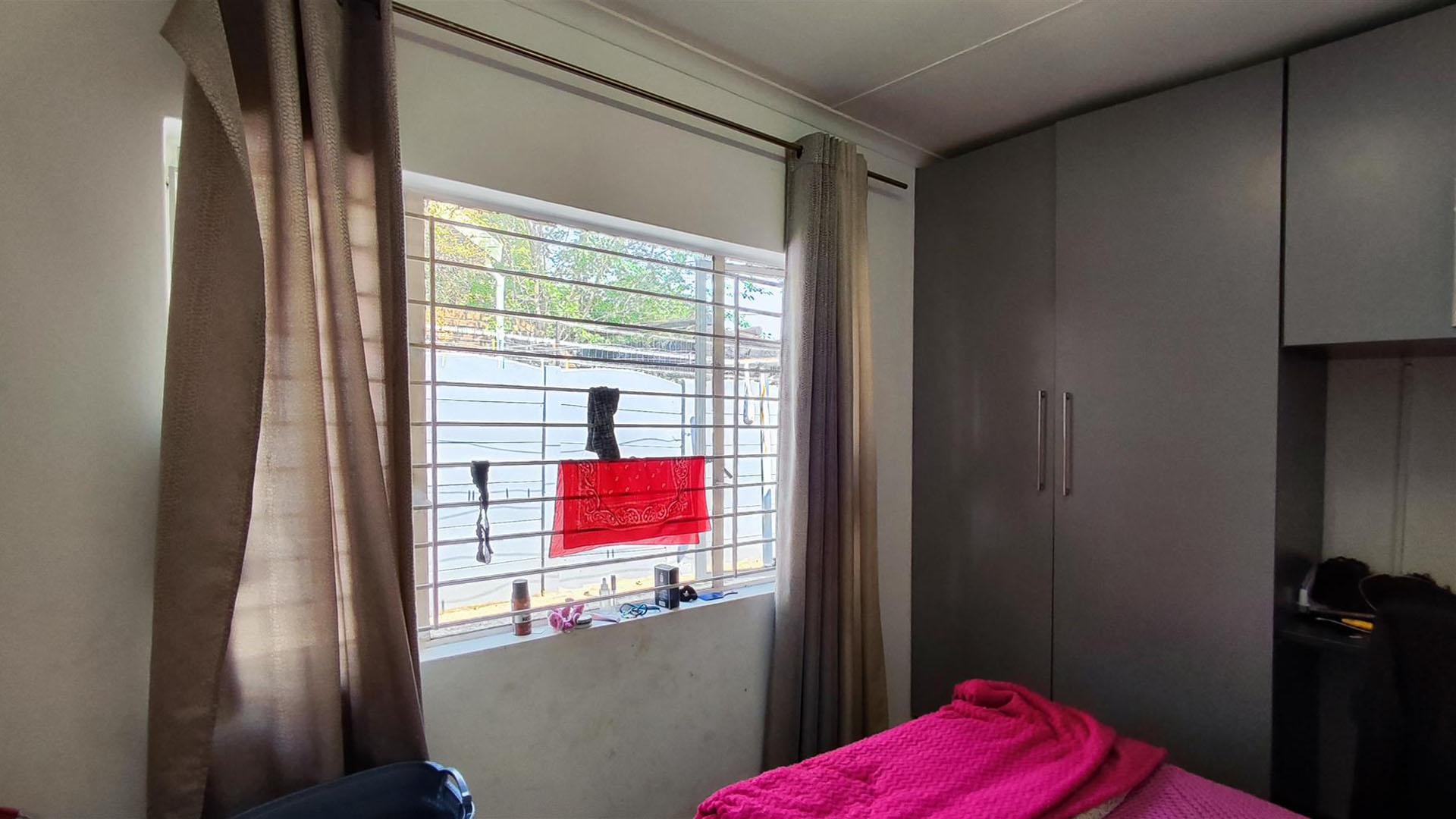 Bed Room 1 - 8 square meters of property in Eastleigh