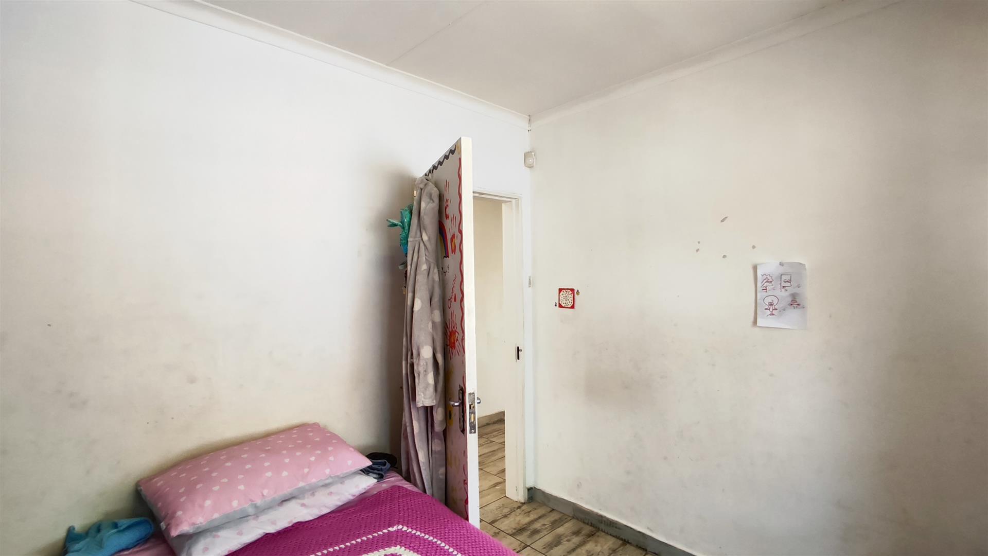 Bed Room 1 - 8 square meters of property in Eastleigh