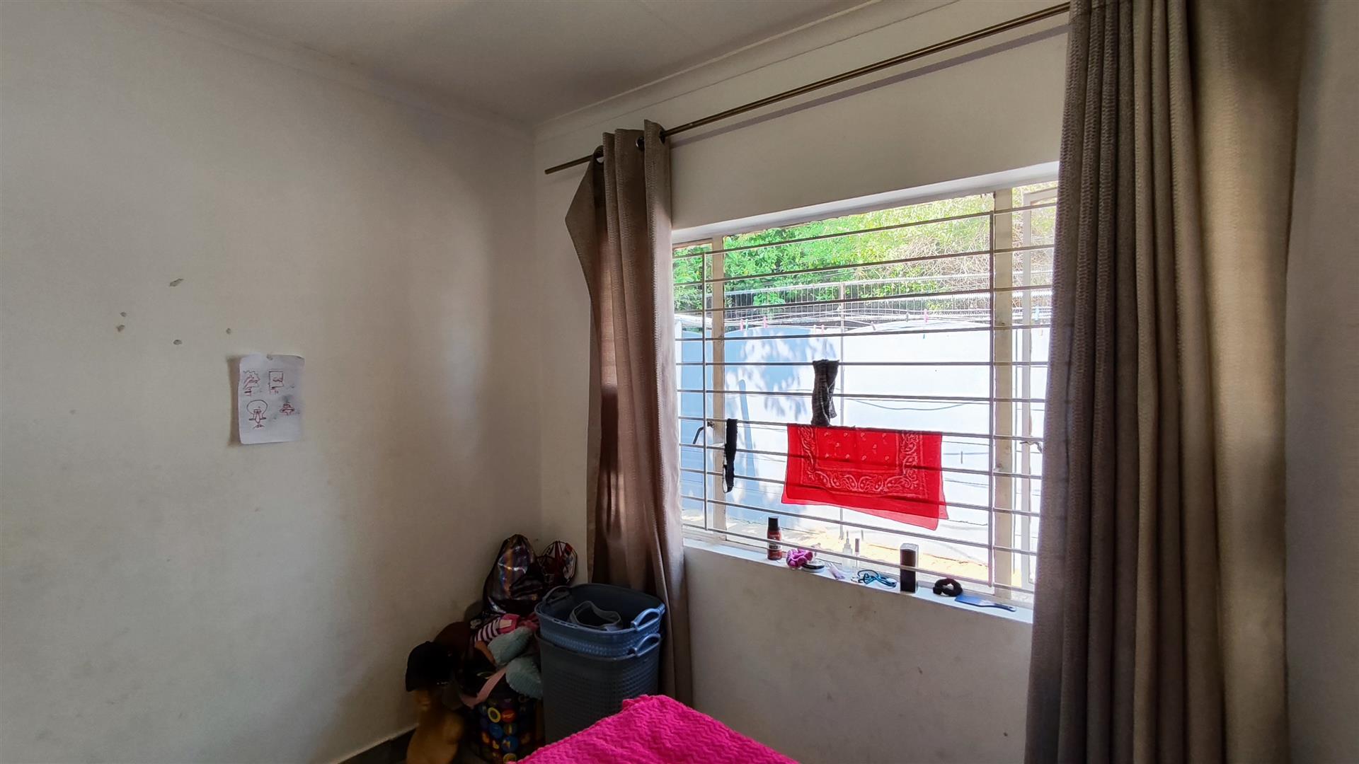 Bed Room 1 - 8 square meters of property in Eastleigh