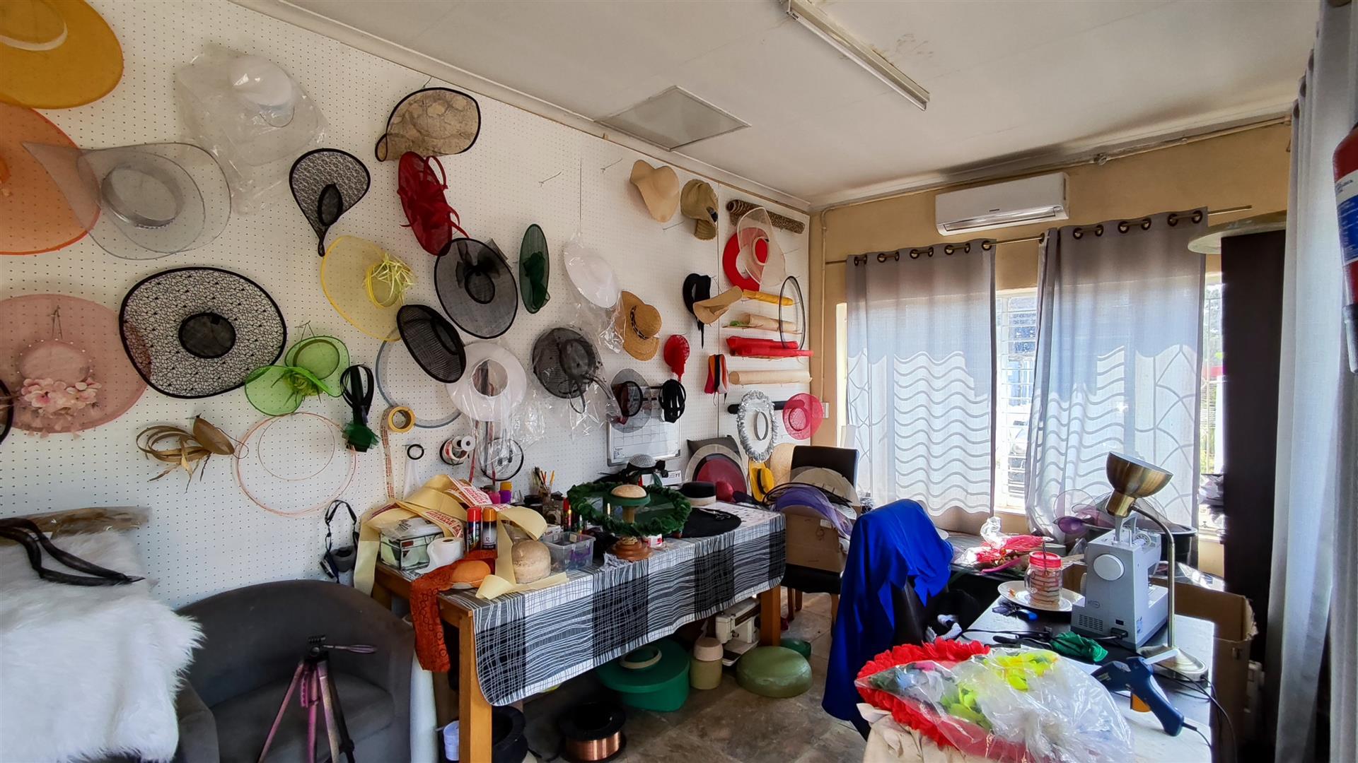 Lounges - 16 square meters of property in Eastleigh