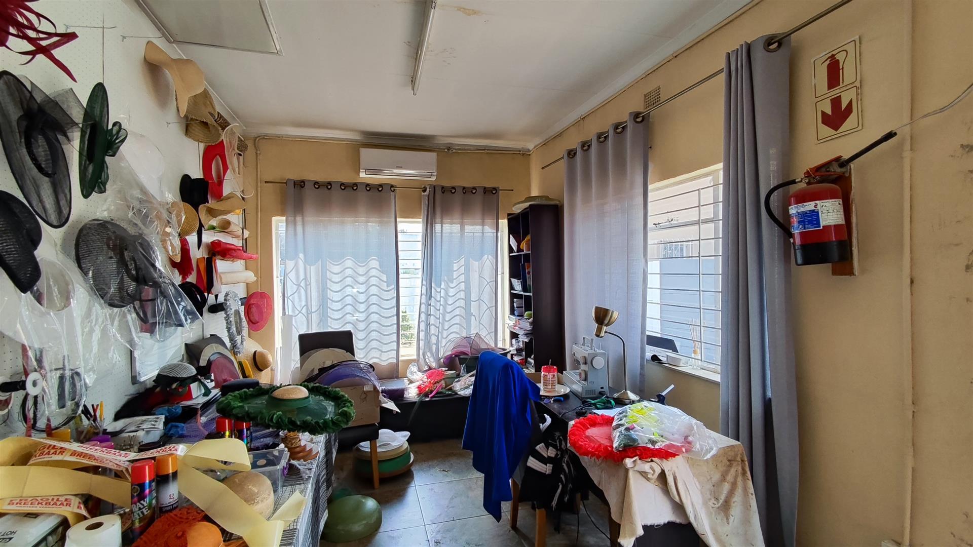 Lounges - 16 square meters of property in Eastleigh