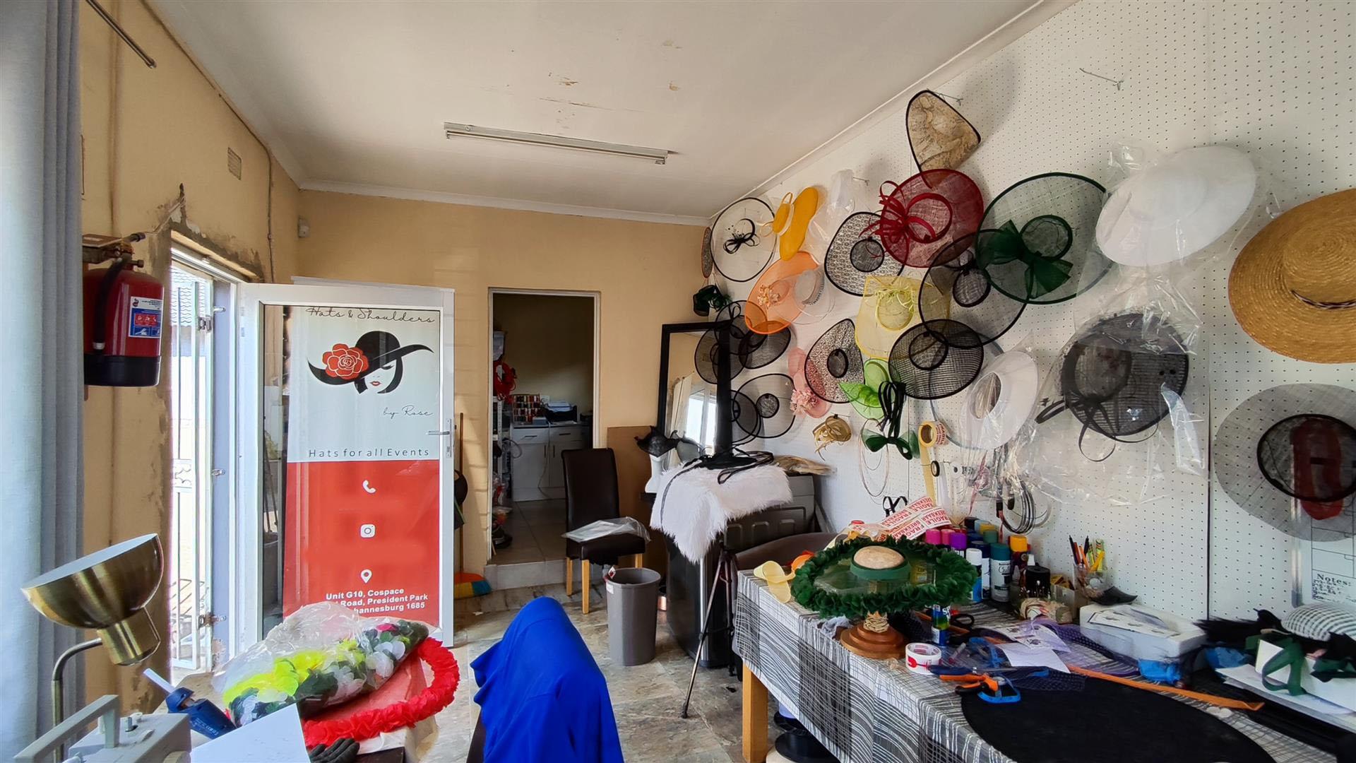 Lounges - 16 square meters of property in Eastleigh