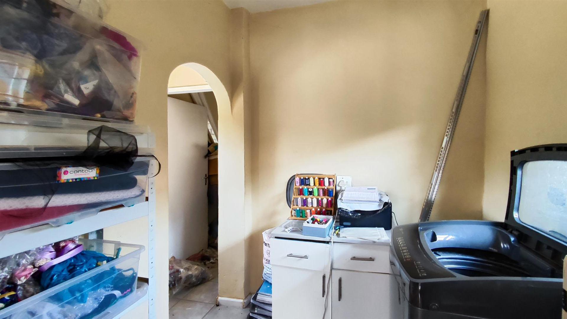 Kitchen - 10 square meters of property in Eastleigh