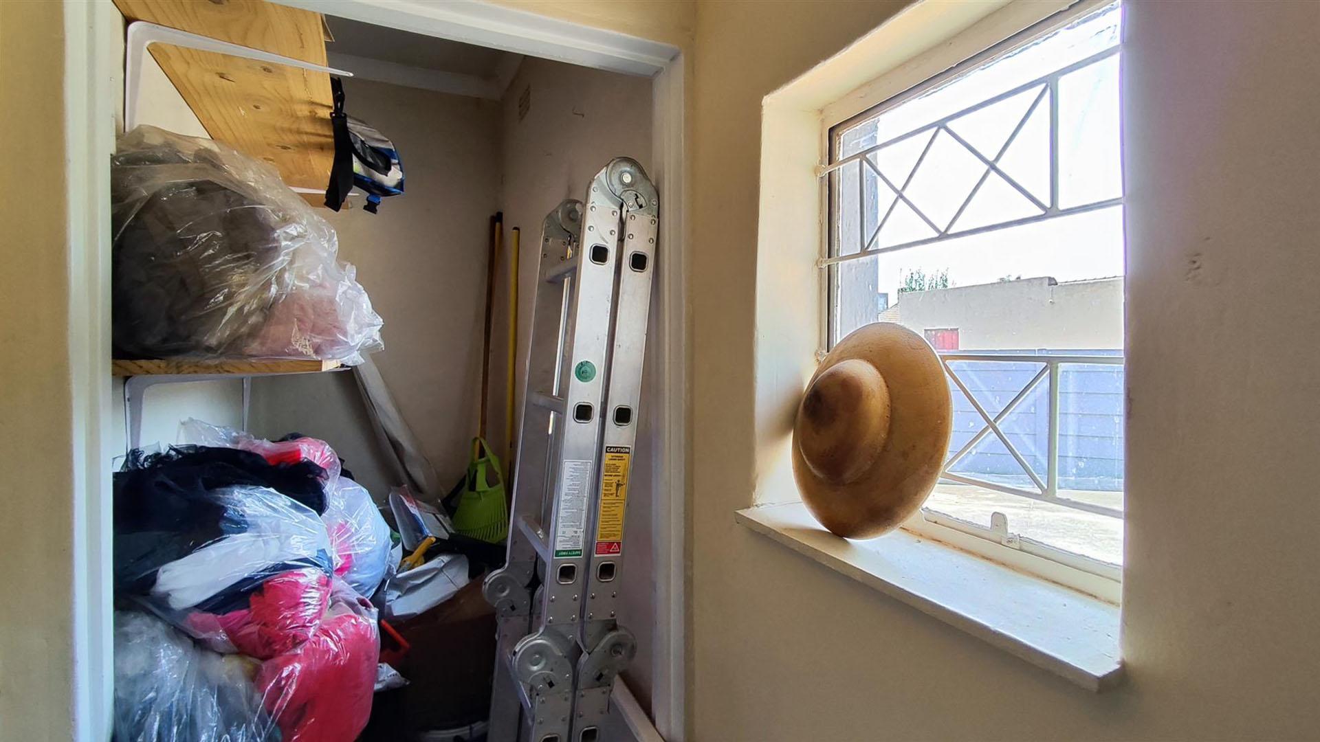 Spaces - 5 square meters of property in Eastleigh