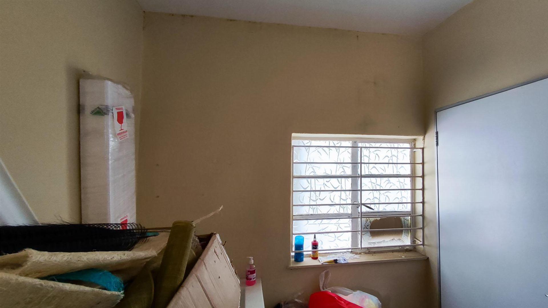 Bed Room 1 - 8 square meters of property in Eastleigh