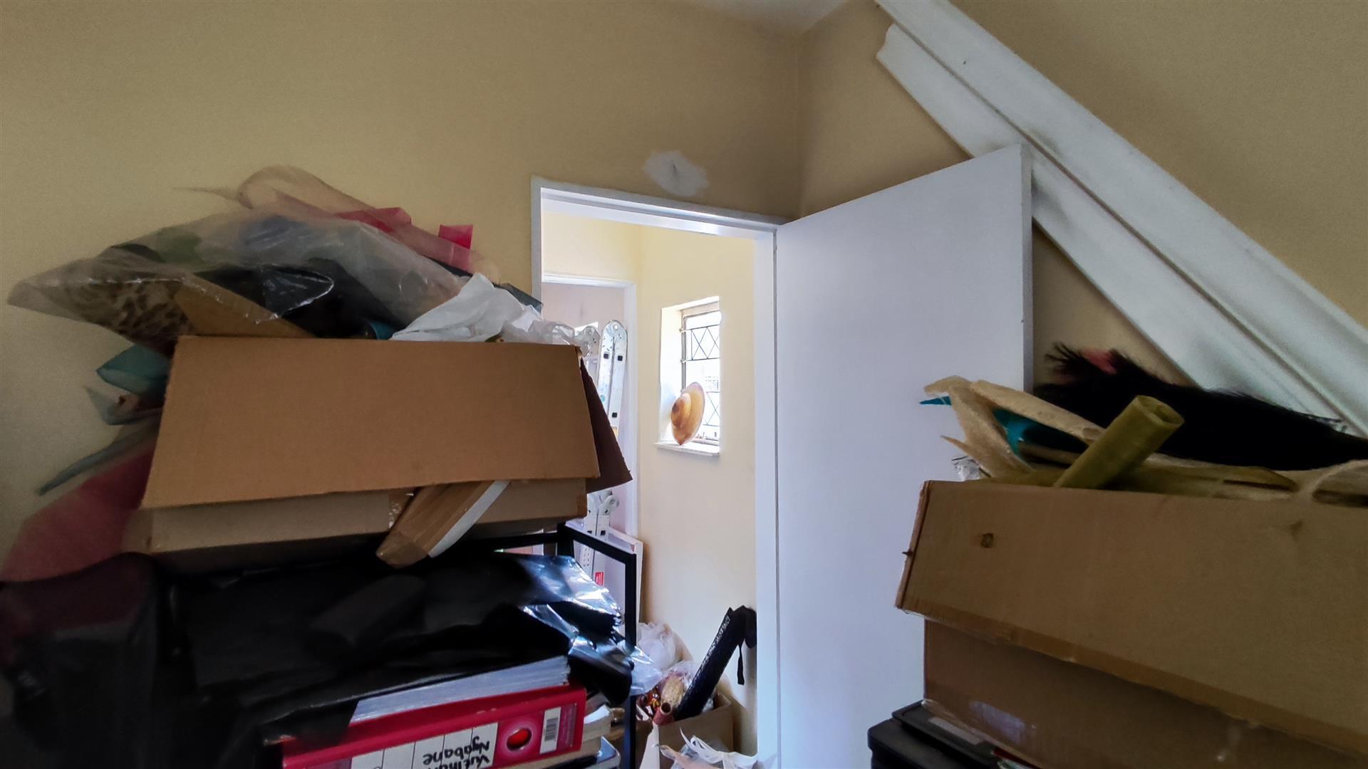 Bed Room 1 - 8 square meters of property in Eastleigh