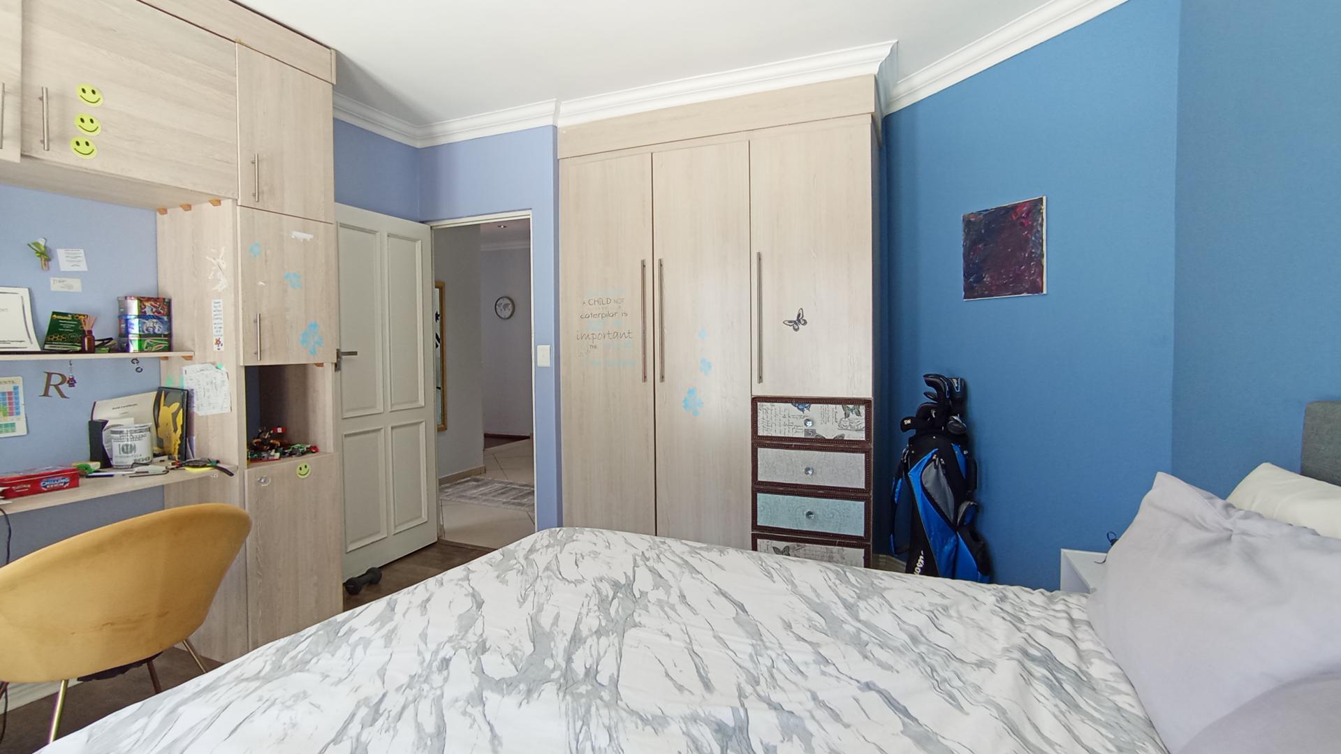 Bed Room 3 - 17 square meters of property in The Wilds Estate