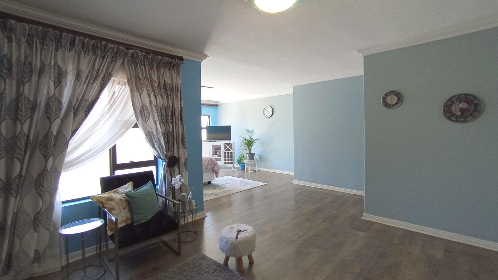 Spaces - 54 square meters of property in The Wilds Estate