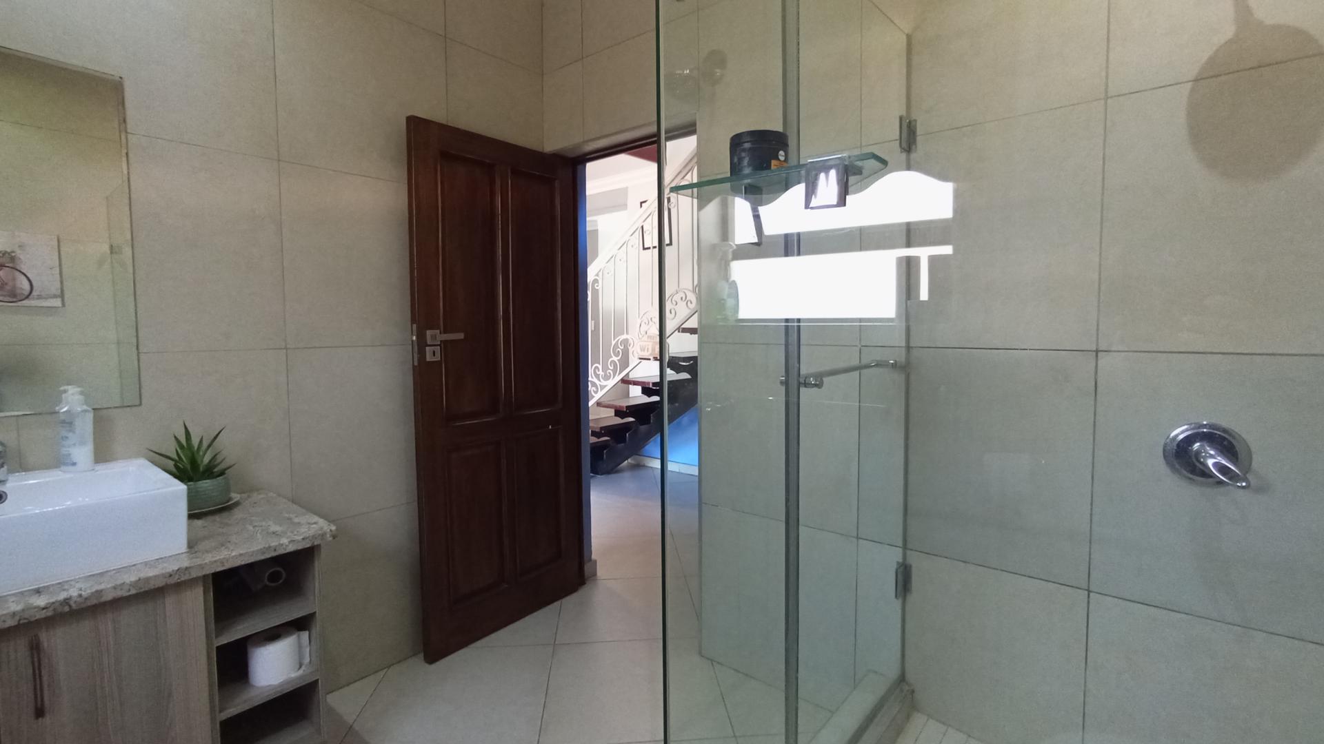Bathroom 1 - 8 square meters of property in The Wilds Estate