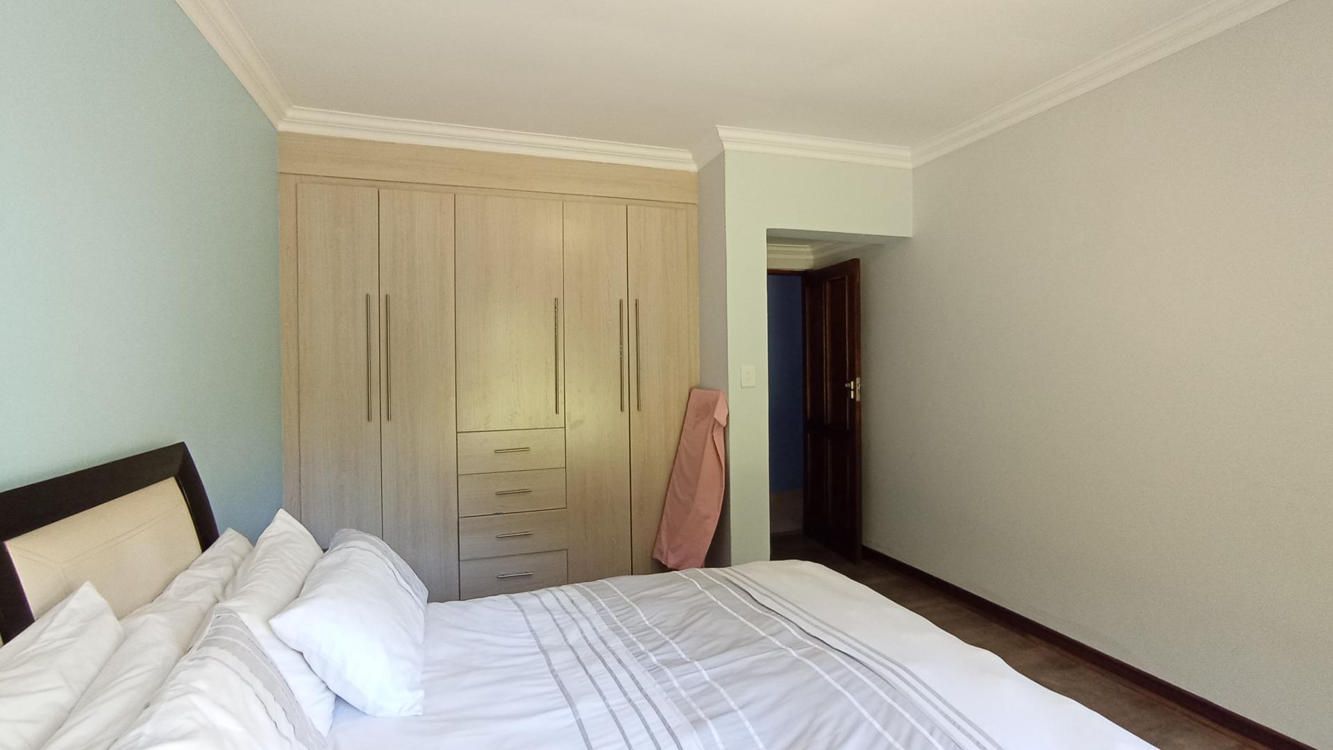 Bed Room 1 - 21 square meters of property in The Wilds Estate