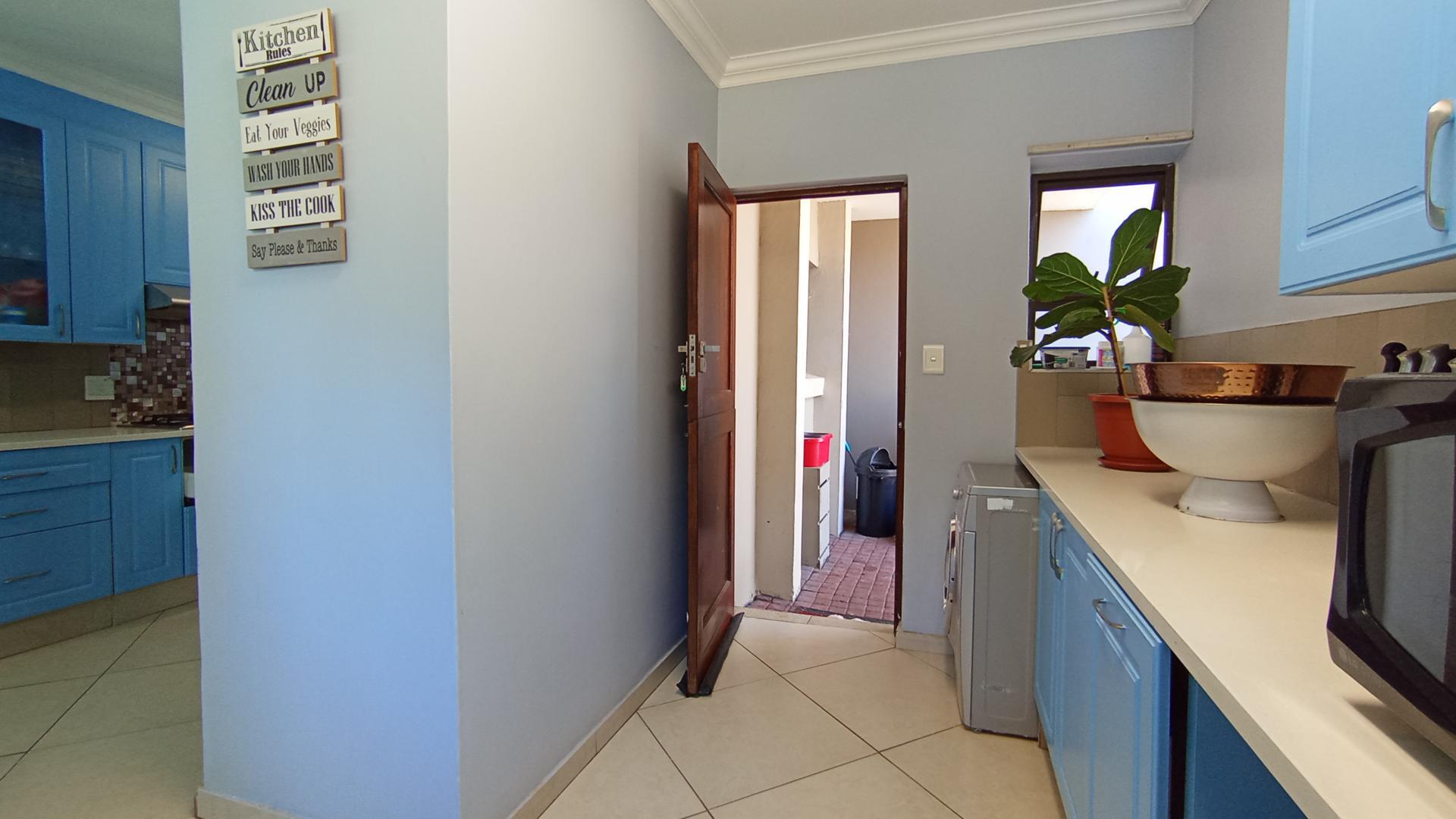 Scullery - 12 square meters of property in The Wilds Estate