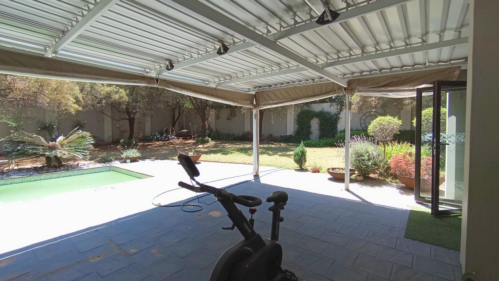 Patio - 47 square meters of property in The Wilds Estate