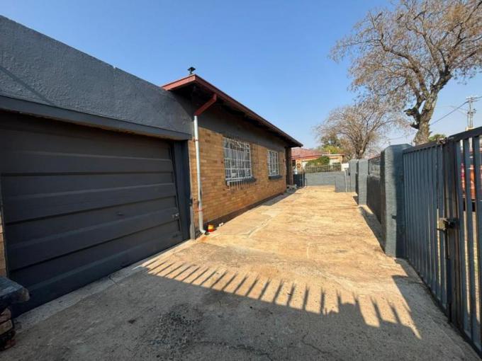 2 Bedroom House for Sale For Sale in Newlands - JHB - MR692664