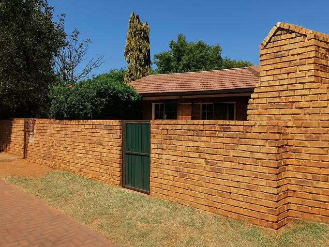 2 Bedroom Simplex for Sale For Sale in Safarituine - MR692668