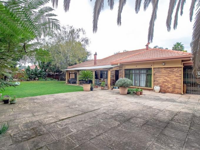 5 Bedroom House for Sale For Sale in Lambton - MR692680
