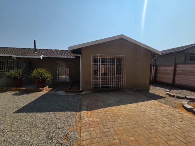 3 Bedroom House for Sale For Sale in Albertsdal - MR692702