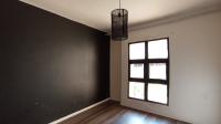 Main Bedroom - 14 square meters of property in Houghton Estate