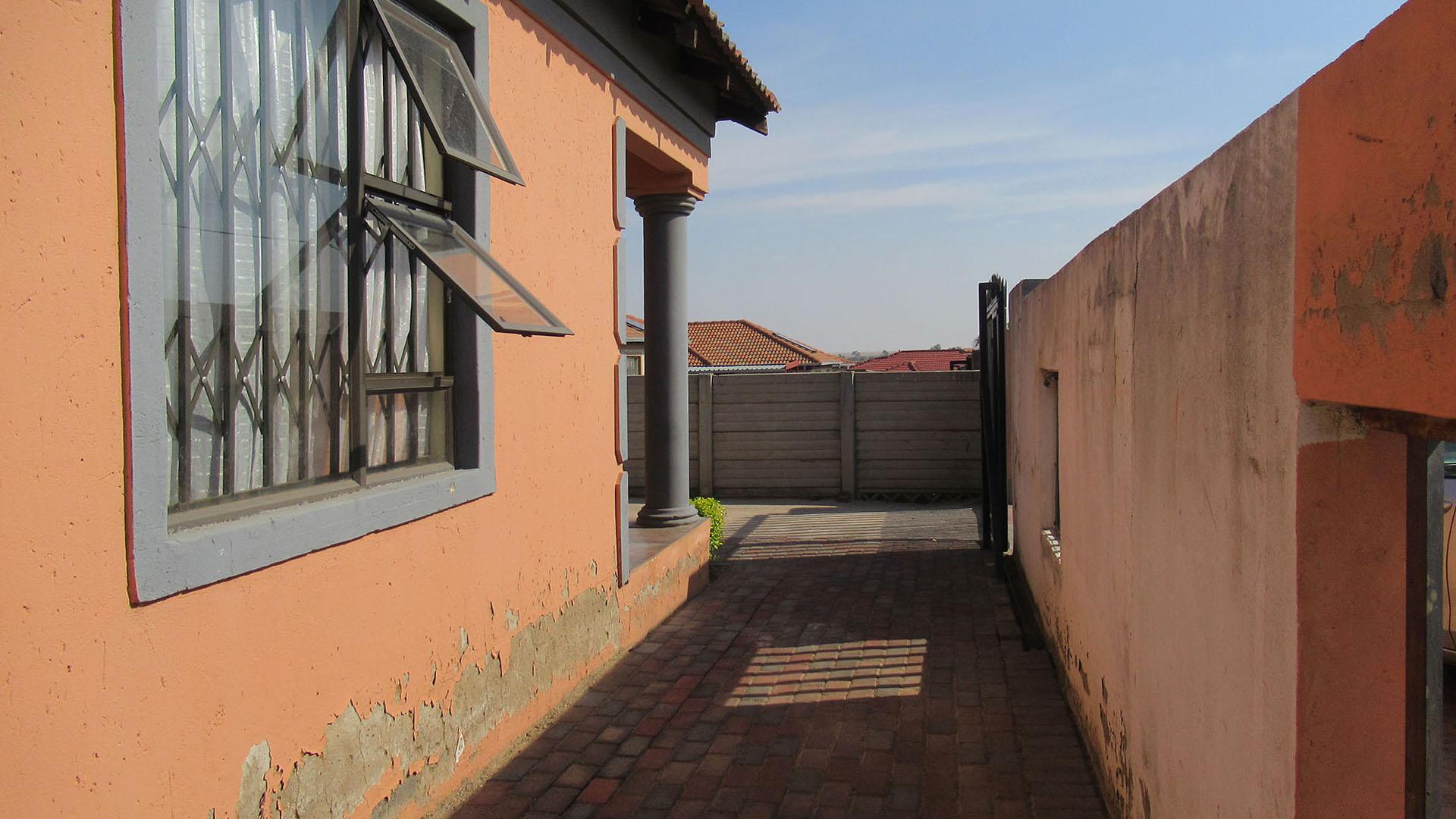 Backyard of property in Witpoortjie