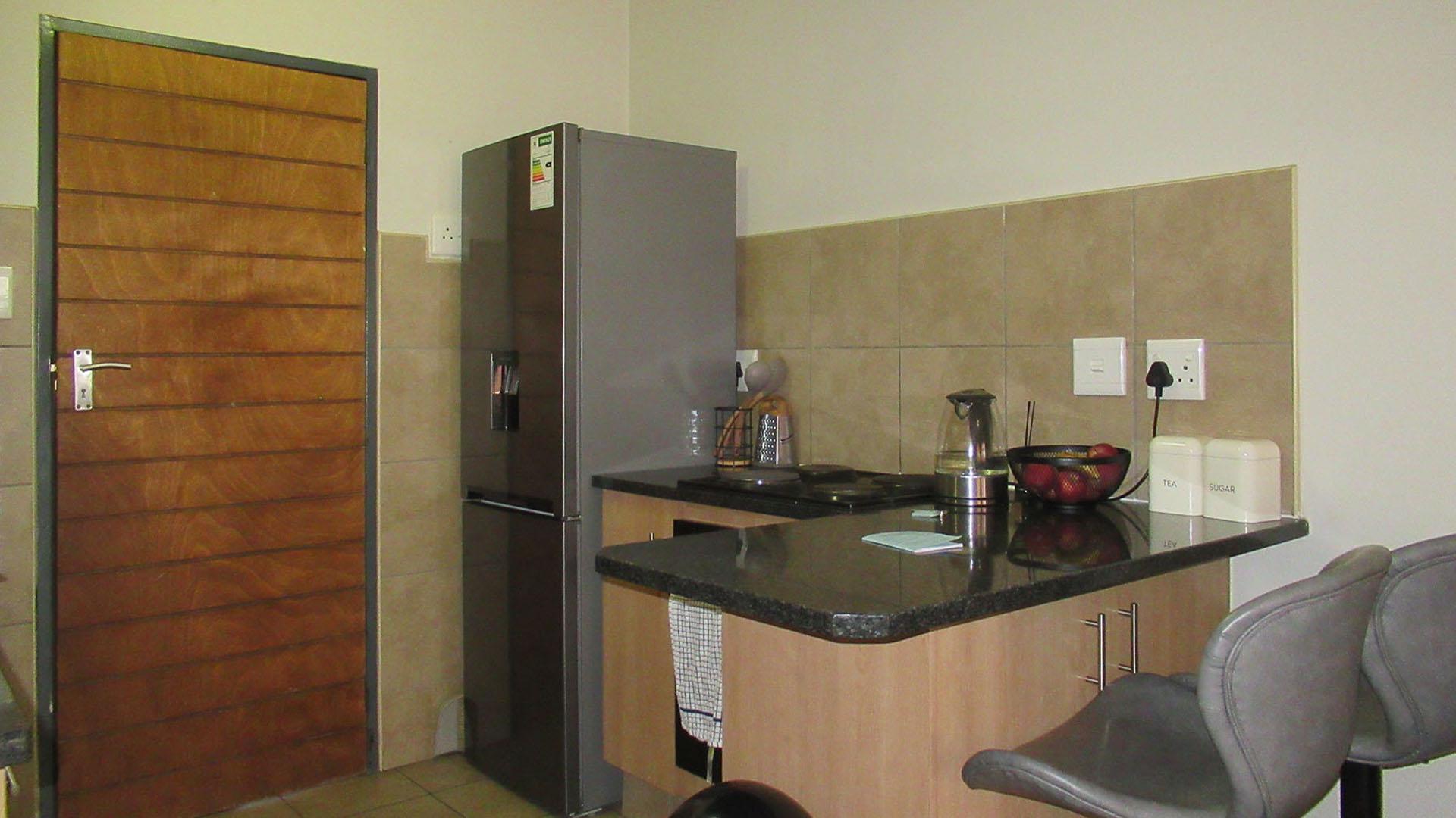 Kitchen - 5 square meters of property in Alveda