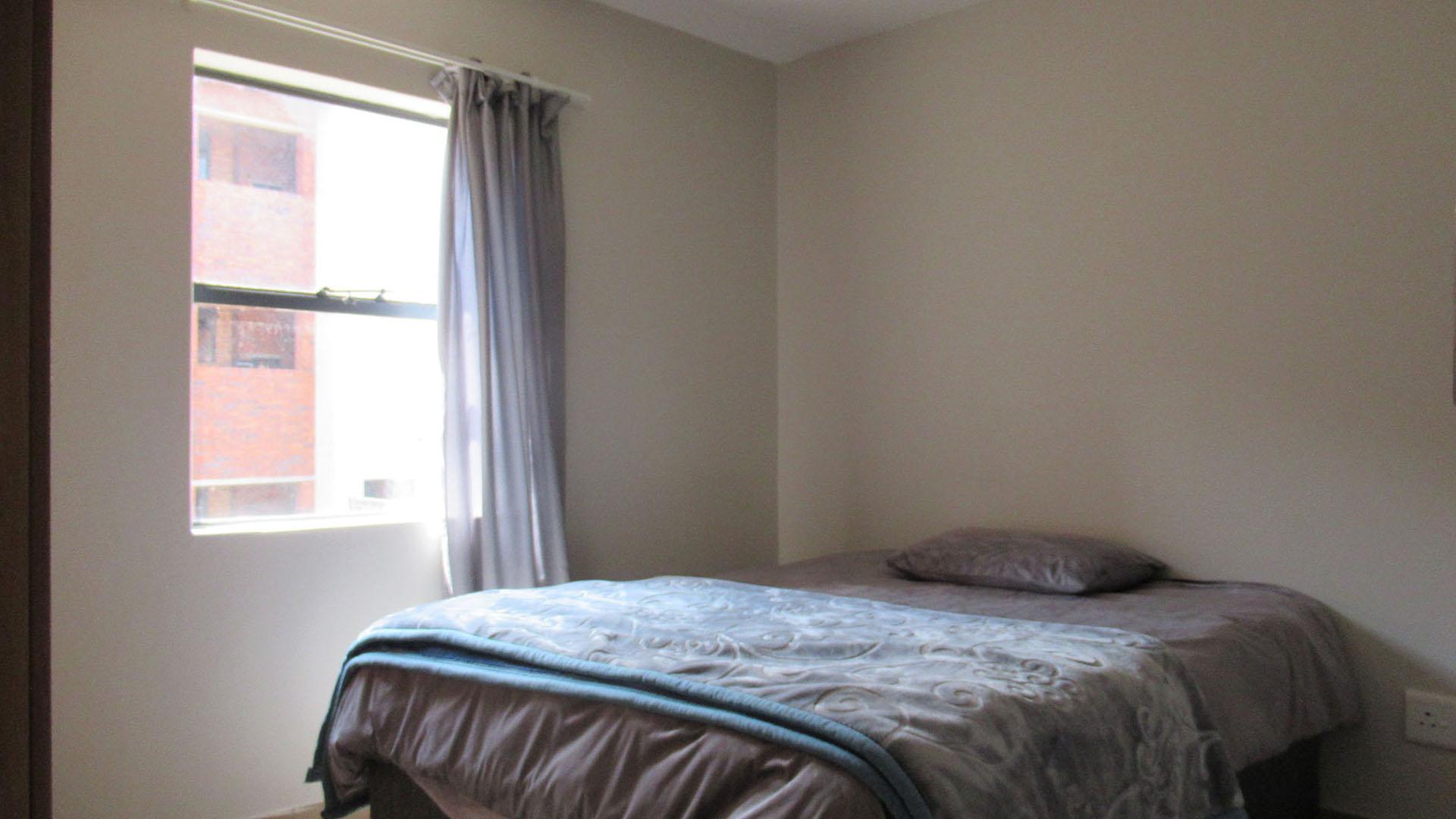 Bed Room 2 - 11 square meters of property in Alveda