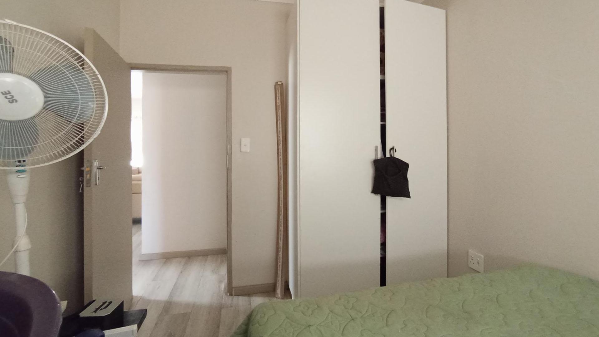 Bed Room 1 - 9 square meters of property in Eldorette