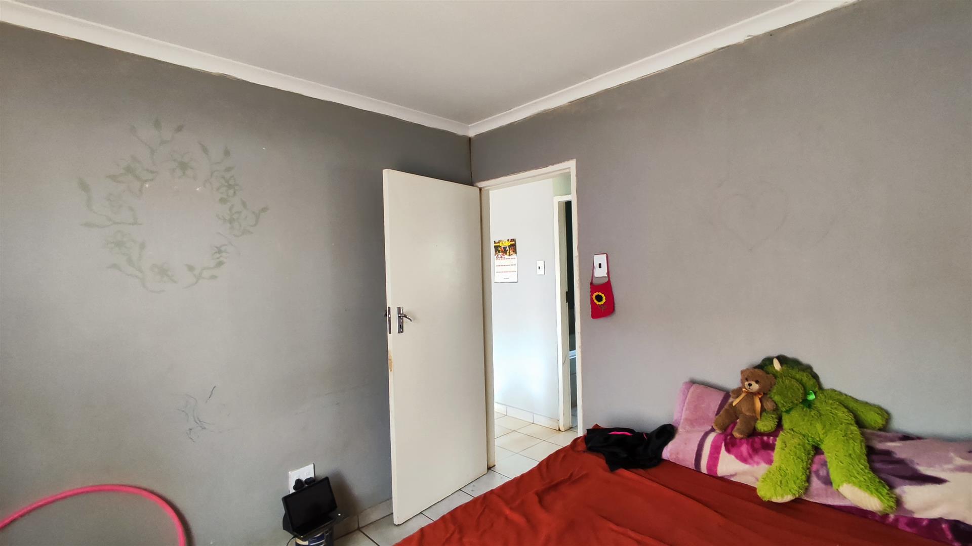 Bed Room 2 - 11 square meters of property in Sky City