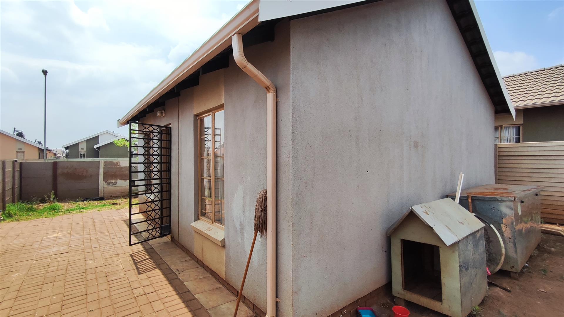 Front View of property in Sky City