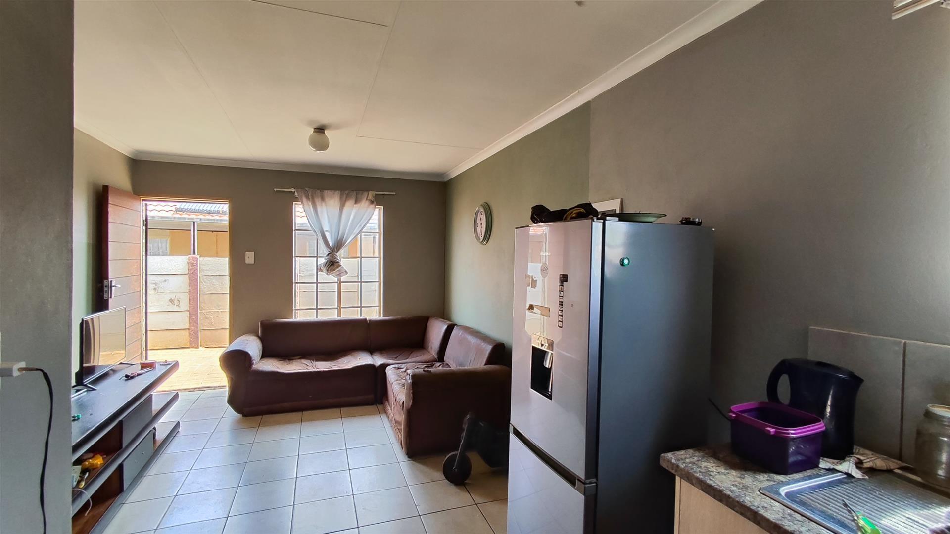 Kitchen - 5 square meters of property in Sky City