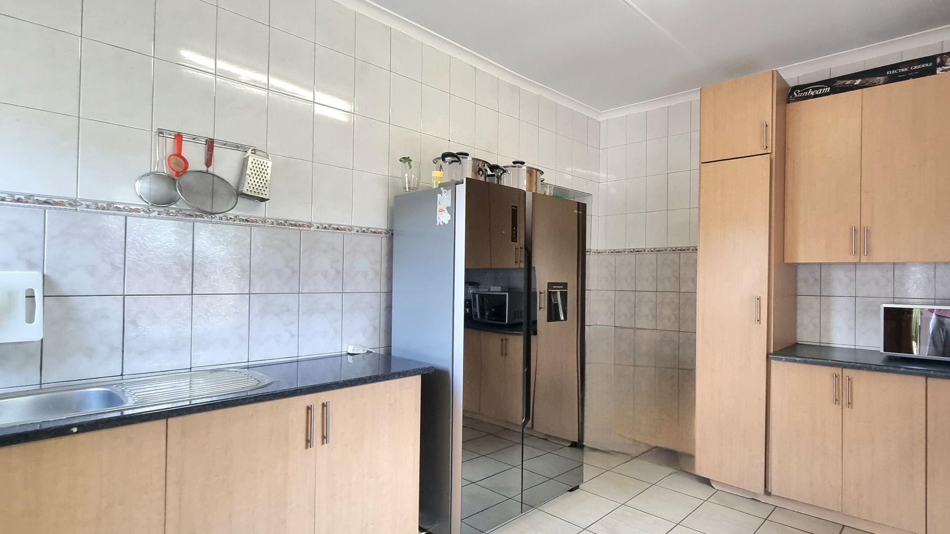 Kitchen of property in Noordhoek (Bloemfontein)