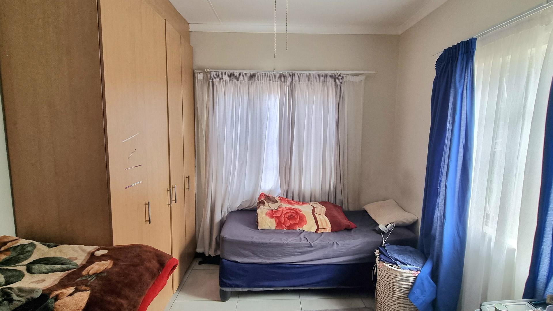Bed Room 2 of property in Noordhoek (Bloemfontein)