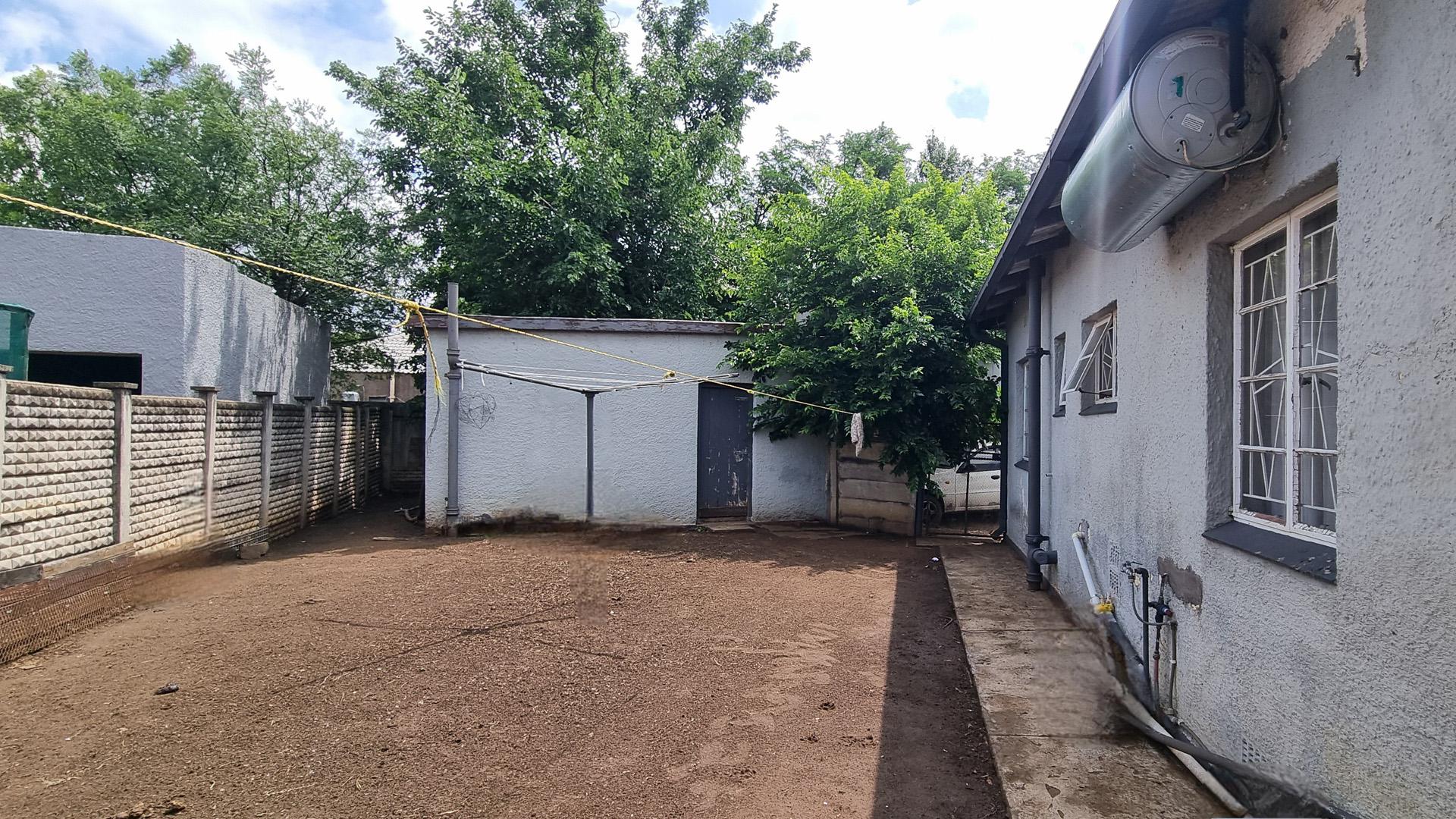 Backyard of property in Noordhoek (Bloemfontein)