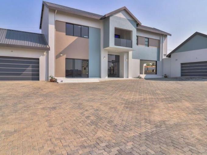 4 Bedroom House for Sale For Sale in Blue Hills - MR692765